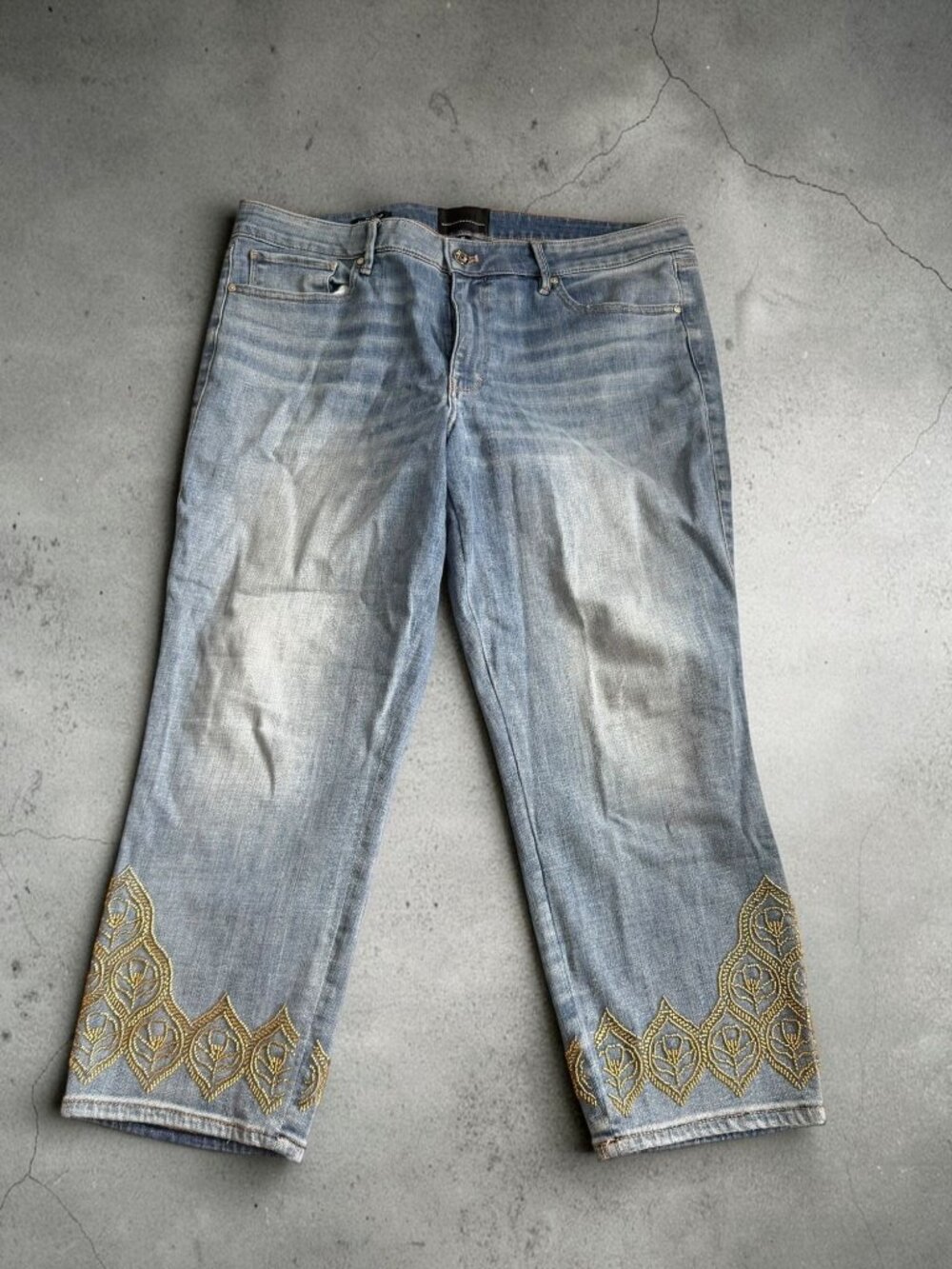 WHITE HOUSE BLACK MARKET Gold Beaded Embellished Denim Crop Pants Size 16